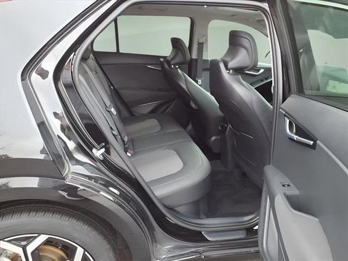Used 2024 Kia Niro EX Touring image 17