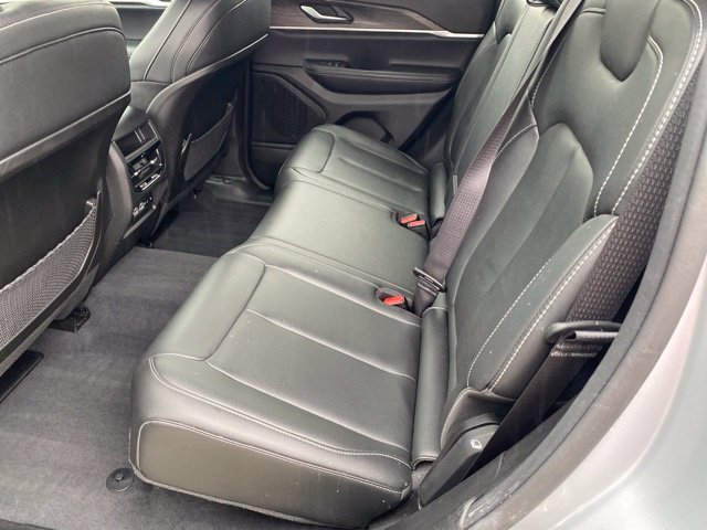 Used 2023 Jeep Grand Cherokee Limited AWD/4WD image 30