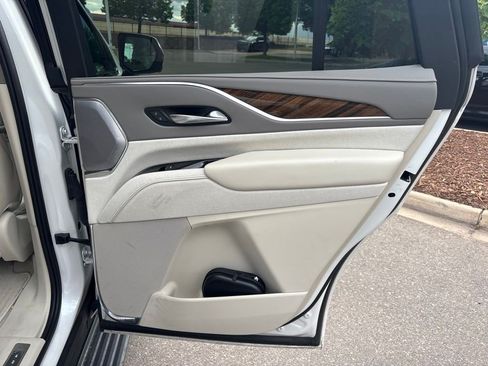 Certified 2023 Cadillac Escalade Premium Luxury Platinum w/ LPO, Radiant Package AWD/4WD image 26