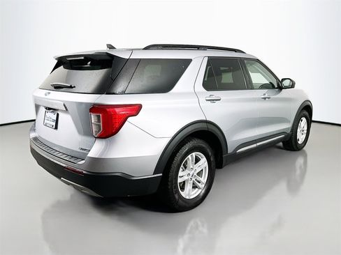 Used 2023 Ford Explorer XLT w/ Equipment Group 202A image 7