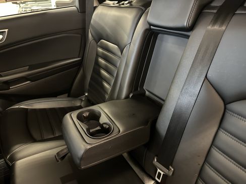 Used 2024 Ford Edge SEL w/ Convenience Package image 27