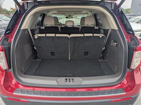 Used 2022 Ford Explorer Platinum w/ Equipment Group 601A RWD image 33