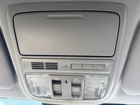 Used 2021 Honda CR-V Touring image 38