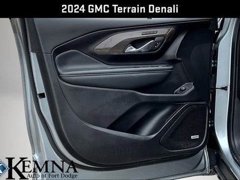 Used 2024 GMC Terrain Denali w/ Denali Premium Package image 22
