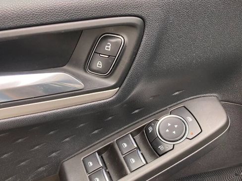 Used 2020 Ford Escape SE image 11