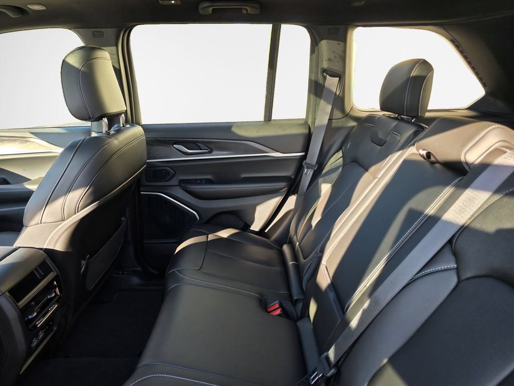 New 2025 Jeep Grand Cherokee Limited 4xe AWD/4WD image 36
