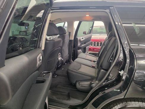 Used 2017 Nissan Pathfinder SV AWD/4WD image 9