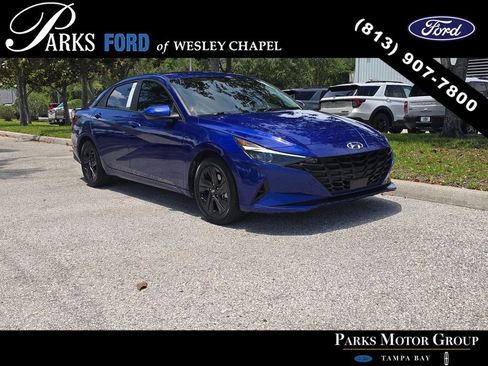 Used 2021 Hyundai Elantra SEL w/ Convenience Package FWD image 1