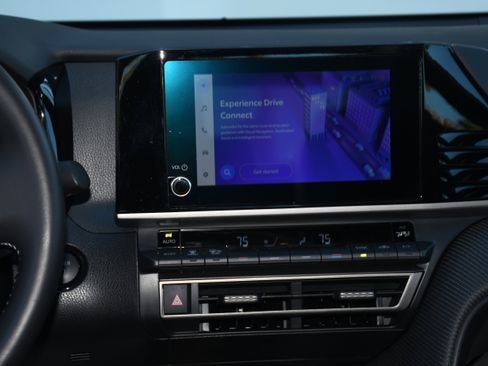 Certified 2025 Toyota Camry SE image 15