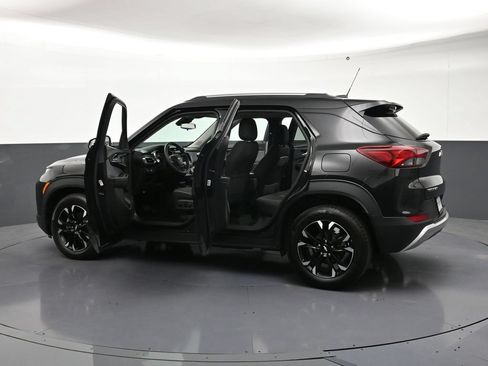 Used 2023 Chevrolet TrailBlazer LT FWD image 35