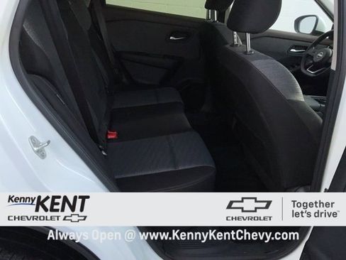 Used 2023 Nissan Rogue SV image 10