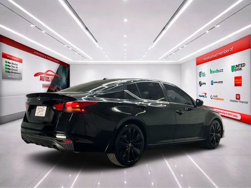 Used 2022 Nissan Altima 2.5 SR w/ Midnight Edition Package FWD image 8