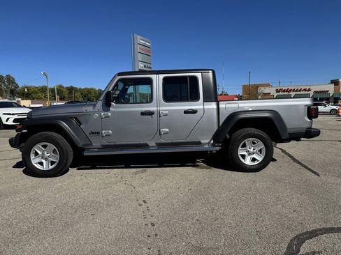 Used 2020 Jeep Gladiator Sport w/ Quick Order Package 24S image 2