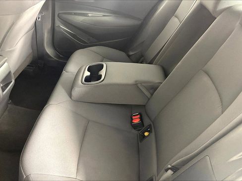 Used 2021 Toyota Corolla LE FWD image 36