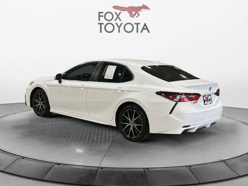 Used 2023 Toyota Camry SE FWD image 4