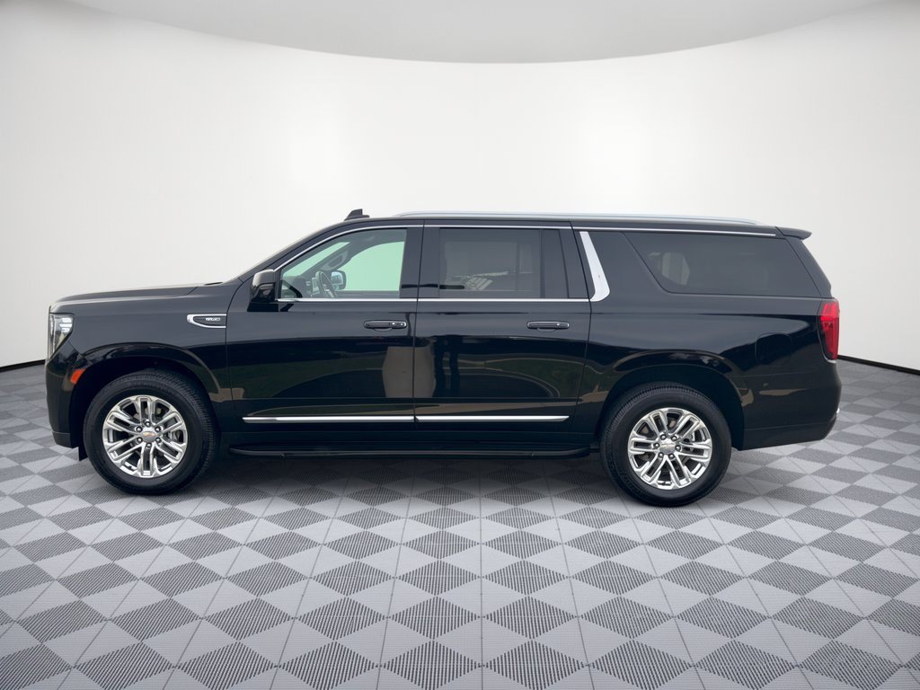 Used 2023 GMC Yukon XL SLT w/ SLT Luxury Package AWD/4WD image 2
