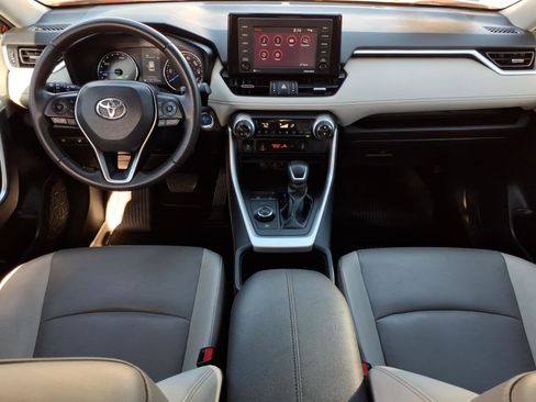 Used 2022 Toyota RAV4 XLE Premium AWD/4WD image 16