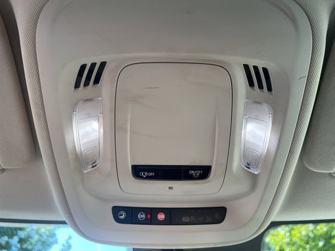 Used 2023 Buick Envision Essence image 20