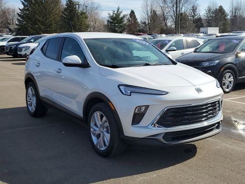 Used 2024 Buick Encore GX Preferred image 2