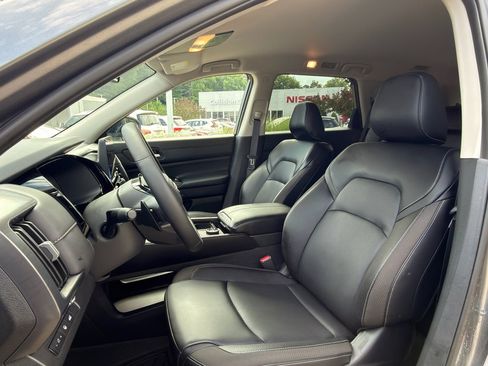 Certified 2026 Nissan Pathfinder SL AWD/4WD image 10