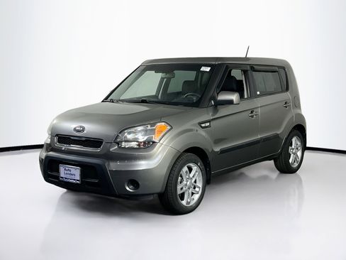Used 2011 Kia Soul ! FWD image 1