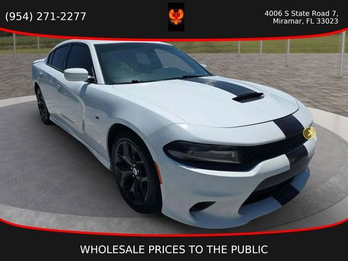 Used 2019 Dodge Charger GT RWD image 2