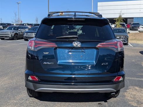 Used 2018 Toyota RAV4 XLE image 5