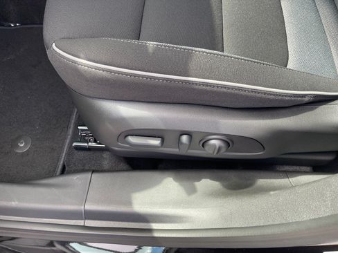 New 2026 Chevrolet TrailBlazer LT w/ Convenience Package FWD image 9