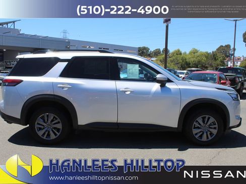 Used 2025 Nissan Pathfinder SV FWD image 6