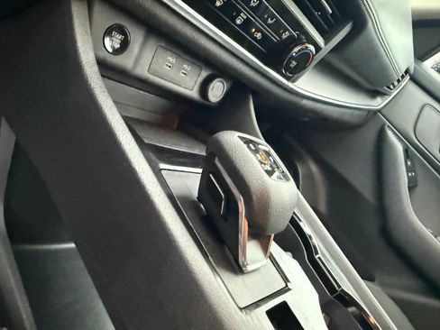 Used 2024 Nissan Rogue S AWD/4WD image 33