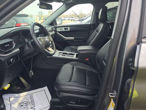 Used 2024 Ford Explorer XLT w/ Equipment Group 202A AWD/4WD image 5