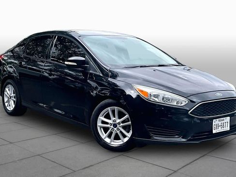 Used 2016 Ford Focus SE image 3