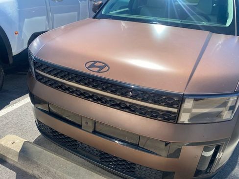 Used 2025 Hyundai Santa Fe Calligraphy AWD/4WD image 2