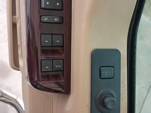 Used 2009 Ford F250 Lariat AWD/4WD image 32
