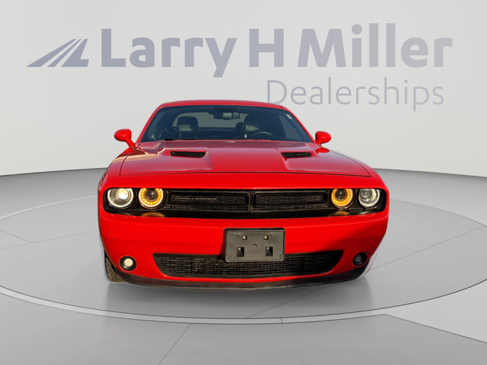 Used 2016 Dodge Challenger SXT w/ Blacktop Package RWD image 8