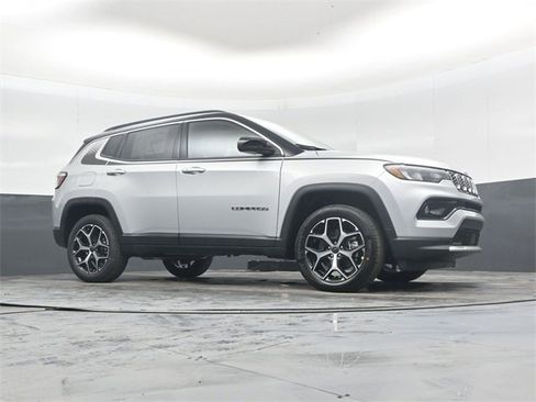New 2026 Jeep Compass Limited w/ Mopar Graphics Package image 38