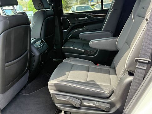 Certified 2024 Cadillac Escalade Premium Luxury AWD/4WD image 21