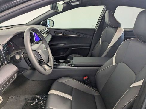 Certified 2025 Toyota Camry SE FWD image 11