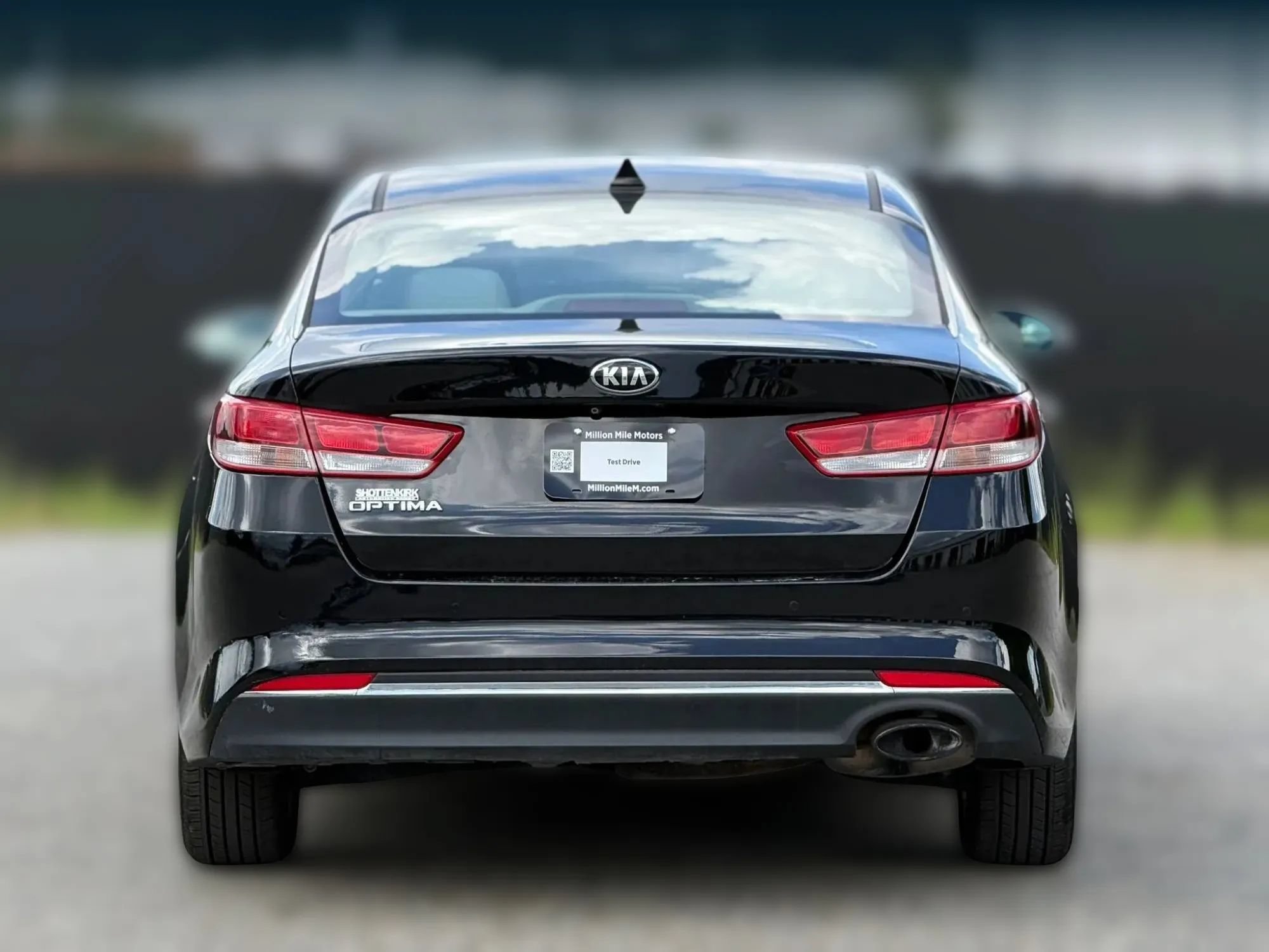 Used 2018 Kia Optima LX w/ 17" Alloy Wheels Package FWD image 4