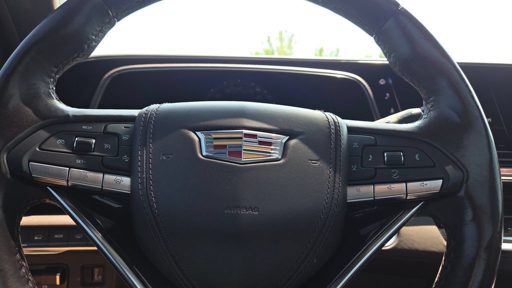Used 2021 Cadillac Escalade Sport Platinum AWD/4WD image 16