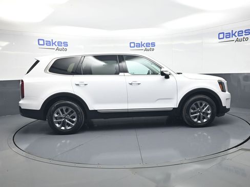 New 2025 Kia Telluride LX FWD image 9