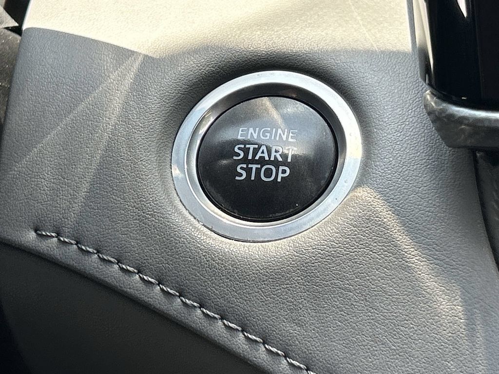 Used 2021 Toyota Highlander Platinum FWD image 17