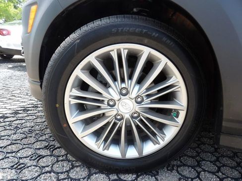 Used 2018 Hyundai Kona SEL FWD image 25