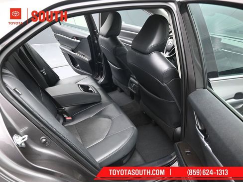 Used 2021 Toyota Camry XLE image 29