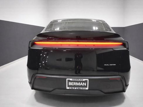 Used 2026 Tesla Model Y Long Range image 9