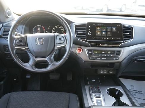Used 2025 Honda Ridgeline Sport image 18