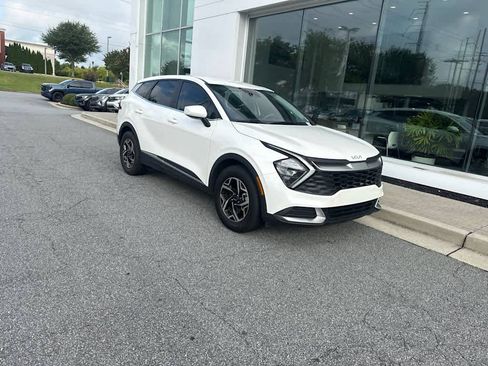Used 2023 Kia Sportage LX FWD image 3