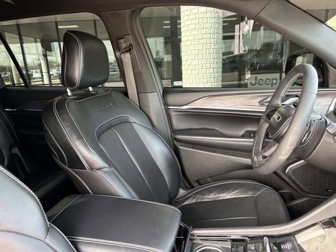 Used 2023 Jeep Grand Cherokee L Overland image 11