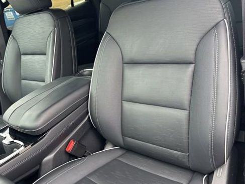 Used 2025 Buick Enclave Sport Touring image 39