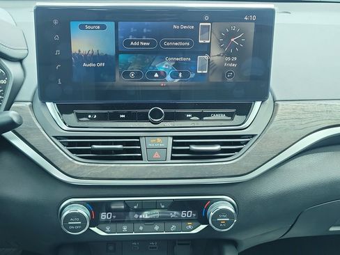 Used 2025 Nissan Altima 2.5 SV w/ SV Premium Package FWD image 20